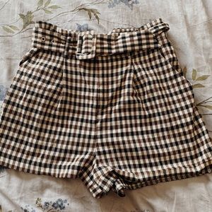 Cute high waisted patterned shorts